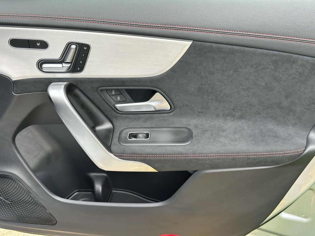 2025 Mercedes-Benz CLA 250 18