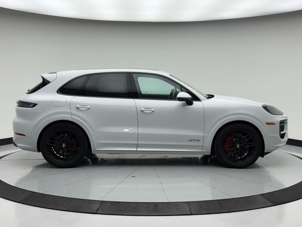 Thumbnail: 2025 Porsche Cayenne - 8