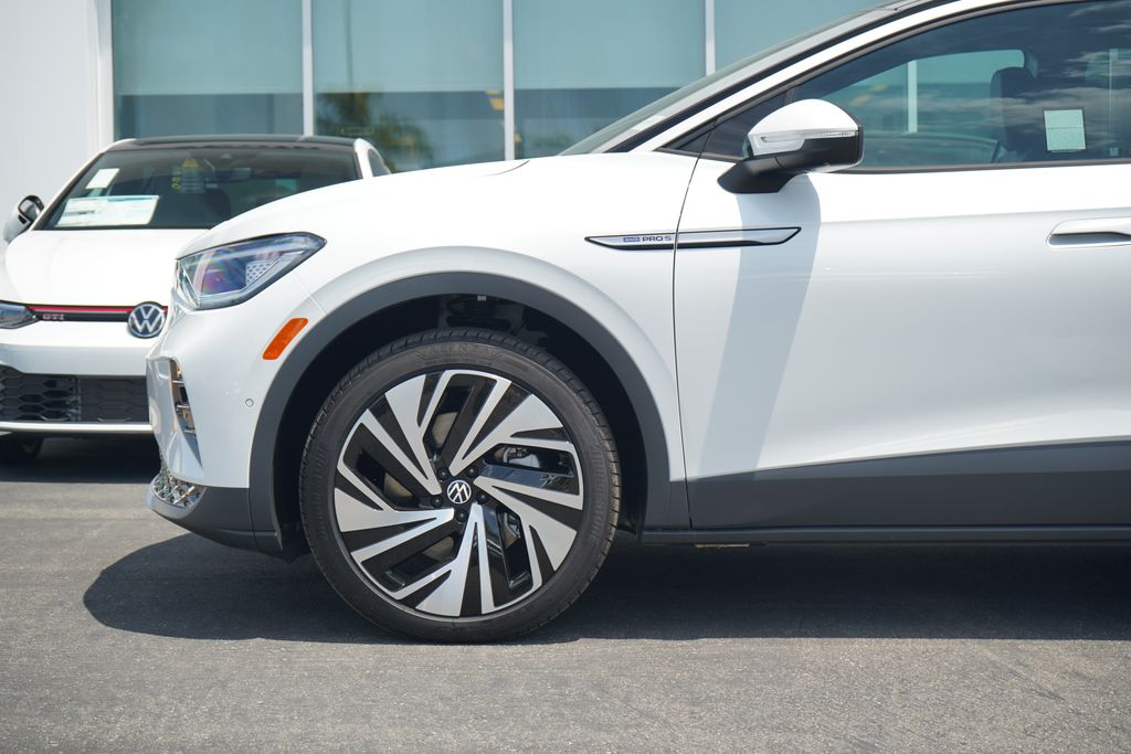 2025 Volkswagen ID.4 Pro S Plus 2