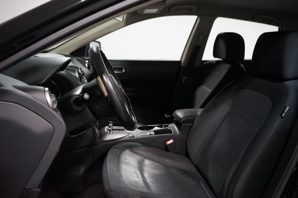 Thumbnail: 2013 Nissan Rogue - 6