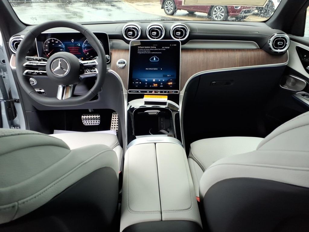 New 2026 Cirrus Silver Metallic Mercedes-Benz GLC 300 image 28