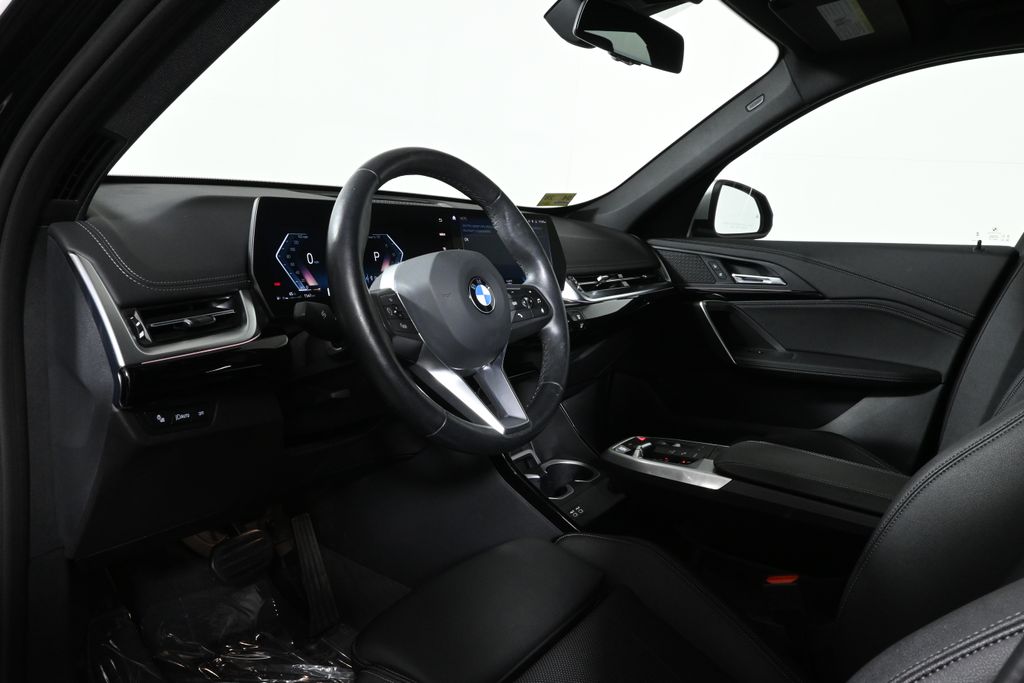 Thumbnail: 2023 BMW X1 - 14