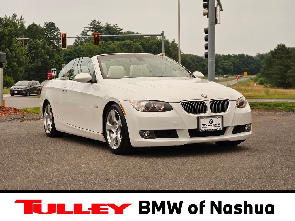 Alpine White 2009 BMW 3 Series Convertible Rear-Wheel Drive 6-Speed Automatic