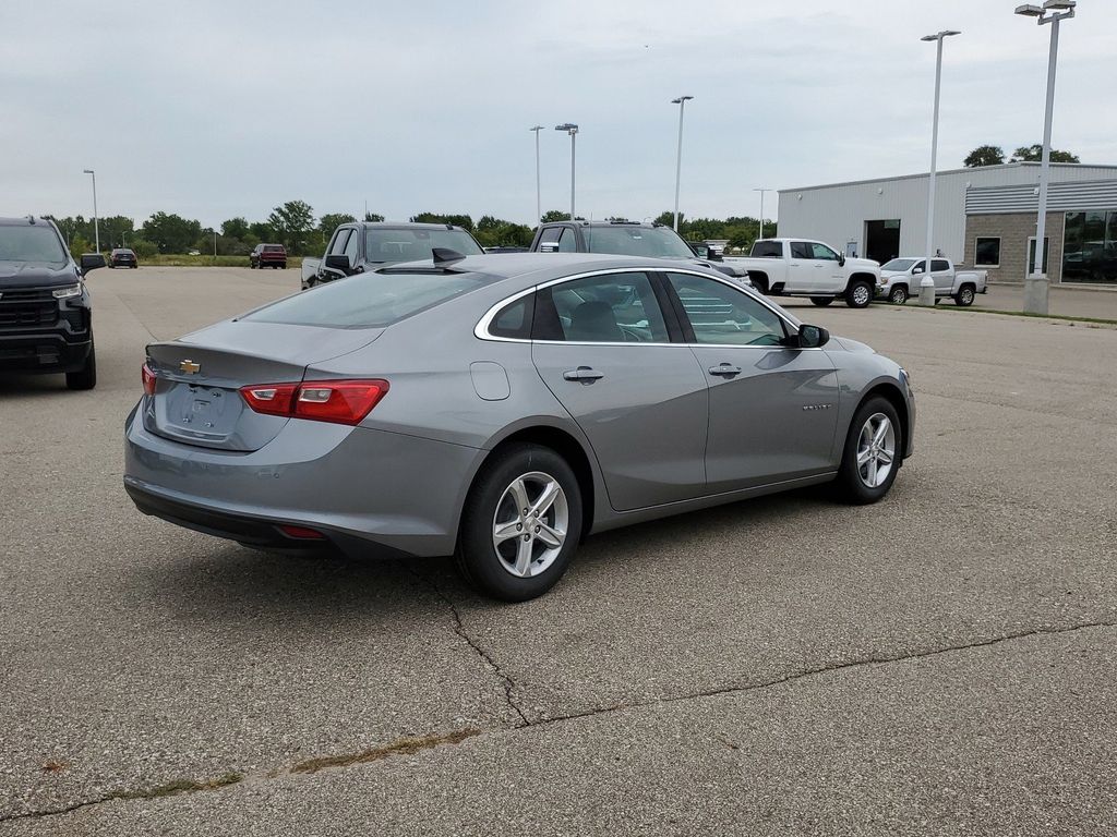 2025 Chevrolet Malibu LS 4