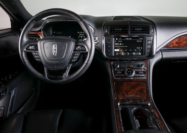 2018 Lincoln Continental Premiere photo 14