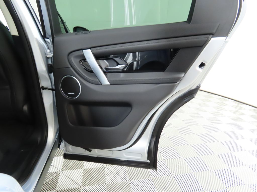 Thumbnail: 2024 Land Rover Discovery Sport - 28