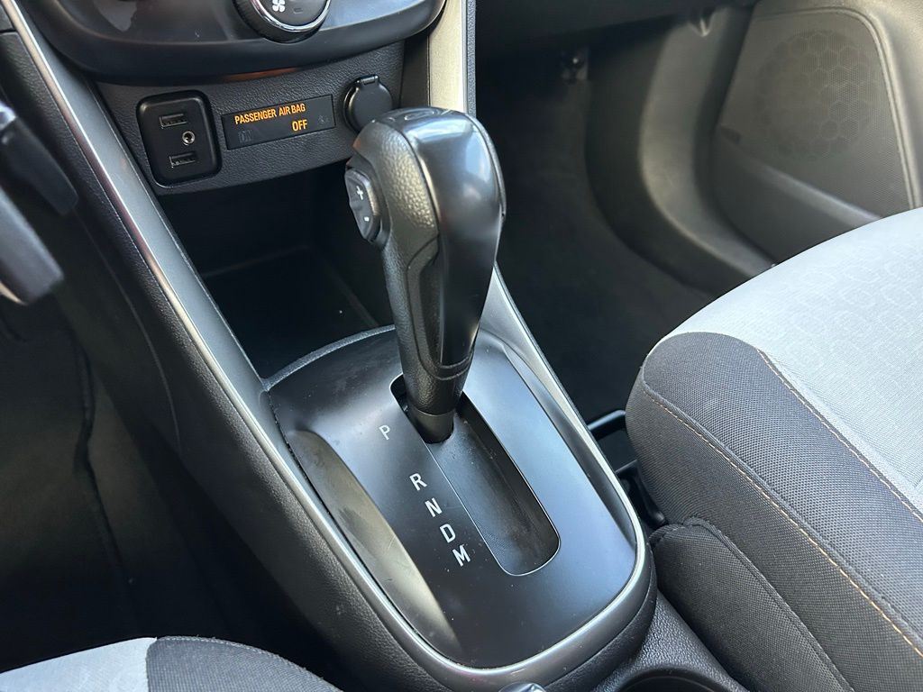 2020 Chevrolet Trax LS 26