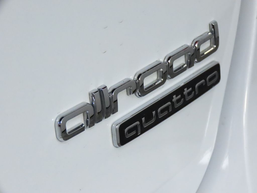 Thumbnail: 2023 Audi A4 - 10