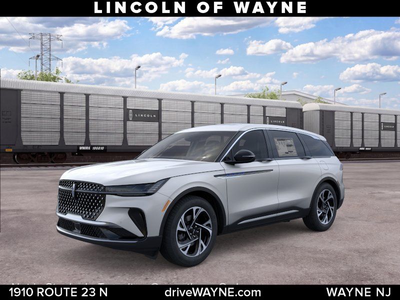 Silver Radiance Metallic Clearcoat 2026 Lincoln Nautilus SUV / Crossover All-Wheel Drive Continuously Variable Transmission