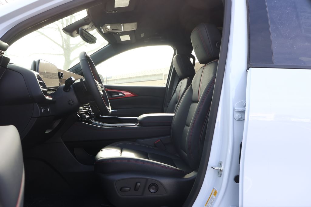 Thumbnail: 2026 Chevrolet Traverse - 14