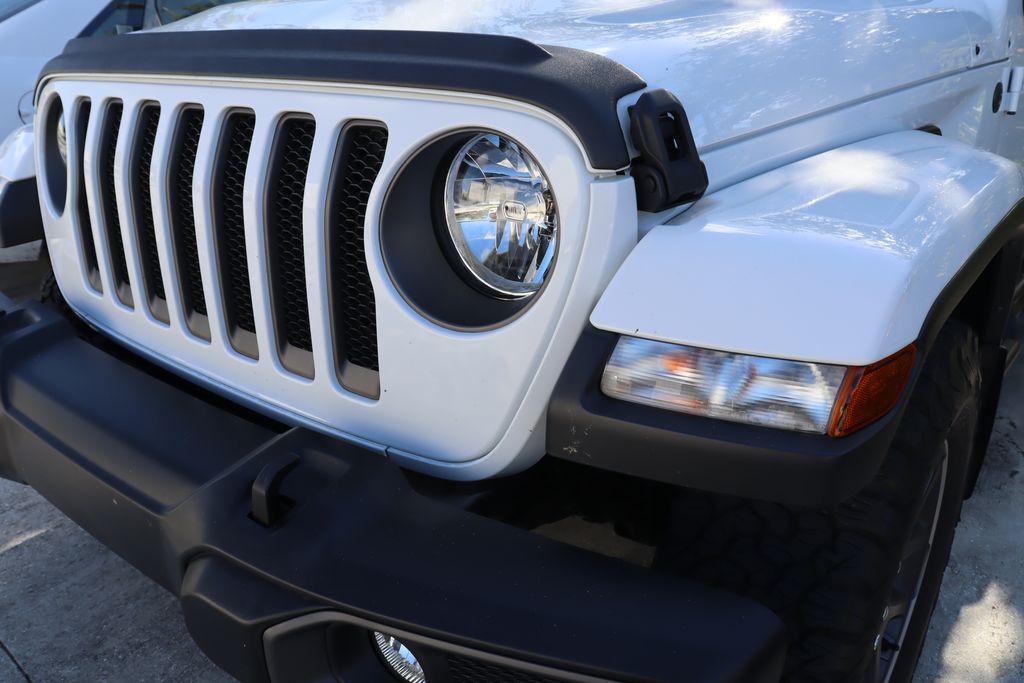 Thumbnail: 2021 Jeep Wrangler - 3