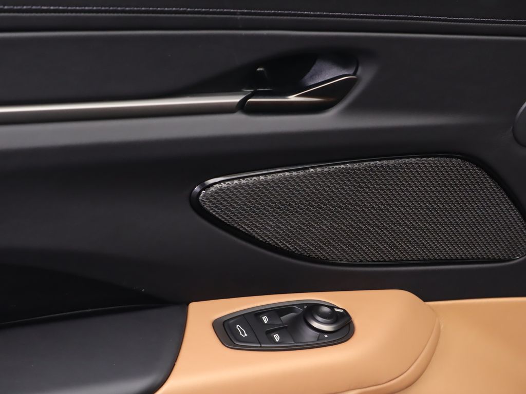 Thumbnail: 2026 Aston Martin Vantage - 29