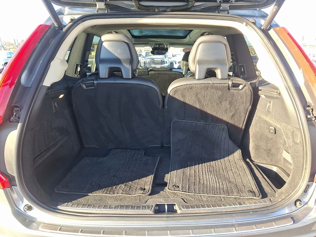 Thumbnail: 2016 Volvo XC90 - 29