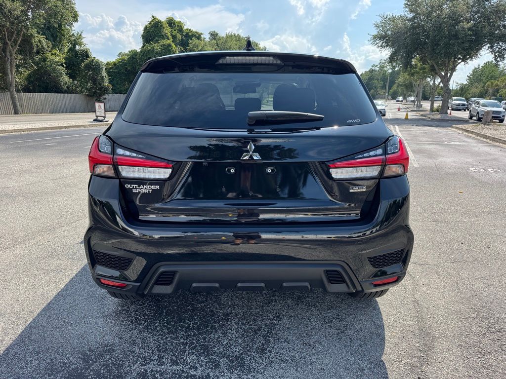 2025 Mitsubishi Outlander Sport LE photo 3