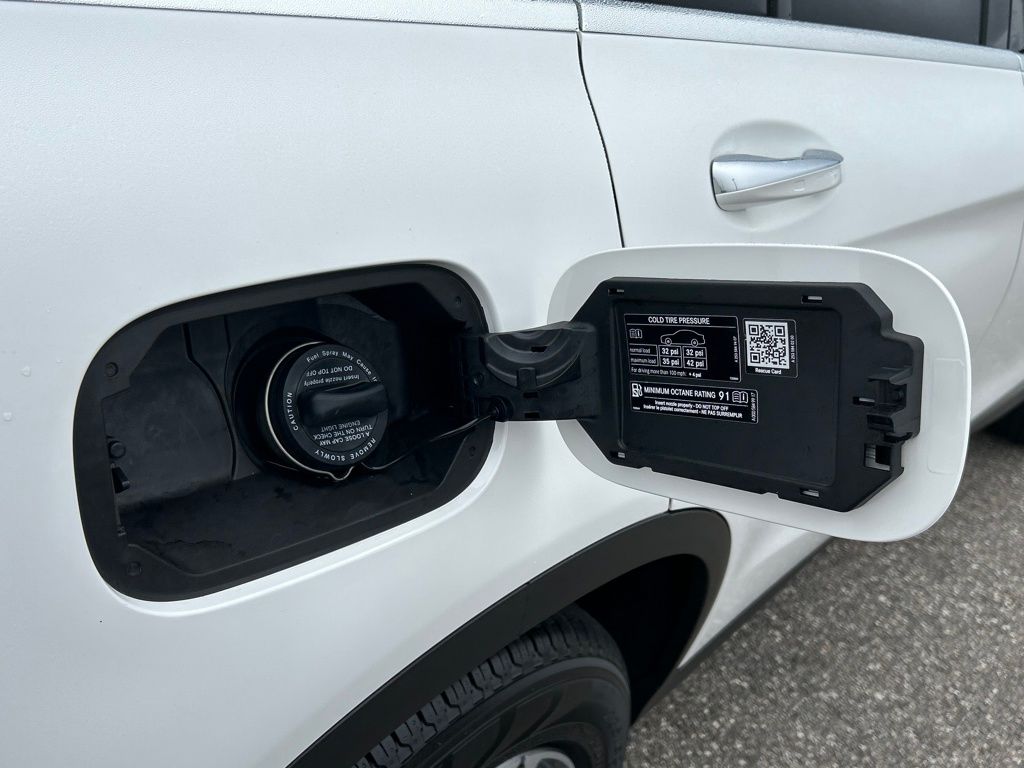 Used 2022  Mercedes-Benz GLC 300 image 43