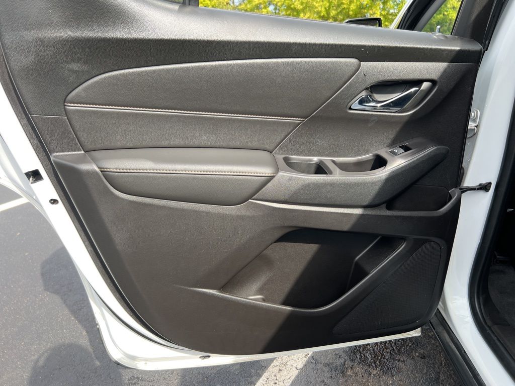 Thumbnail: 2019 Chevrolet Traverse - 21