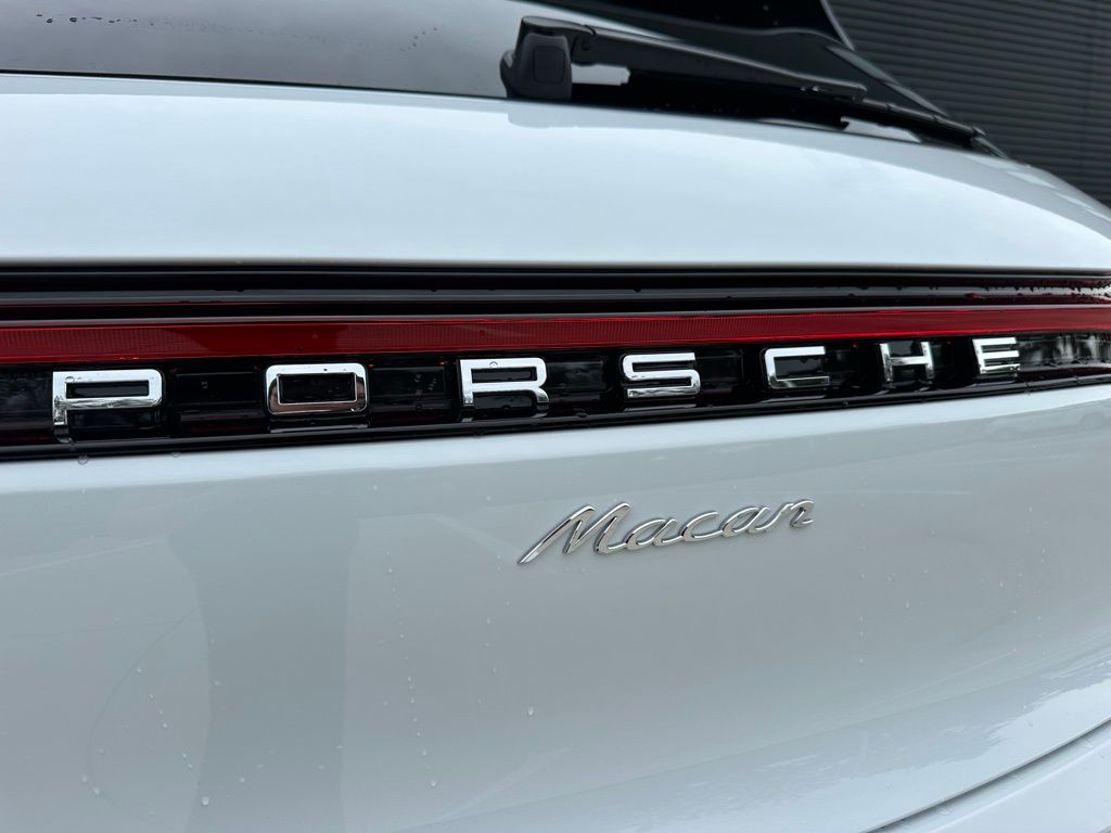Thumbnail: 2026 Porsche Macan - 14
