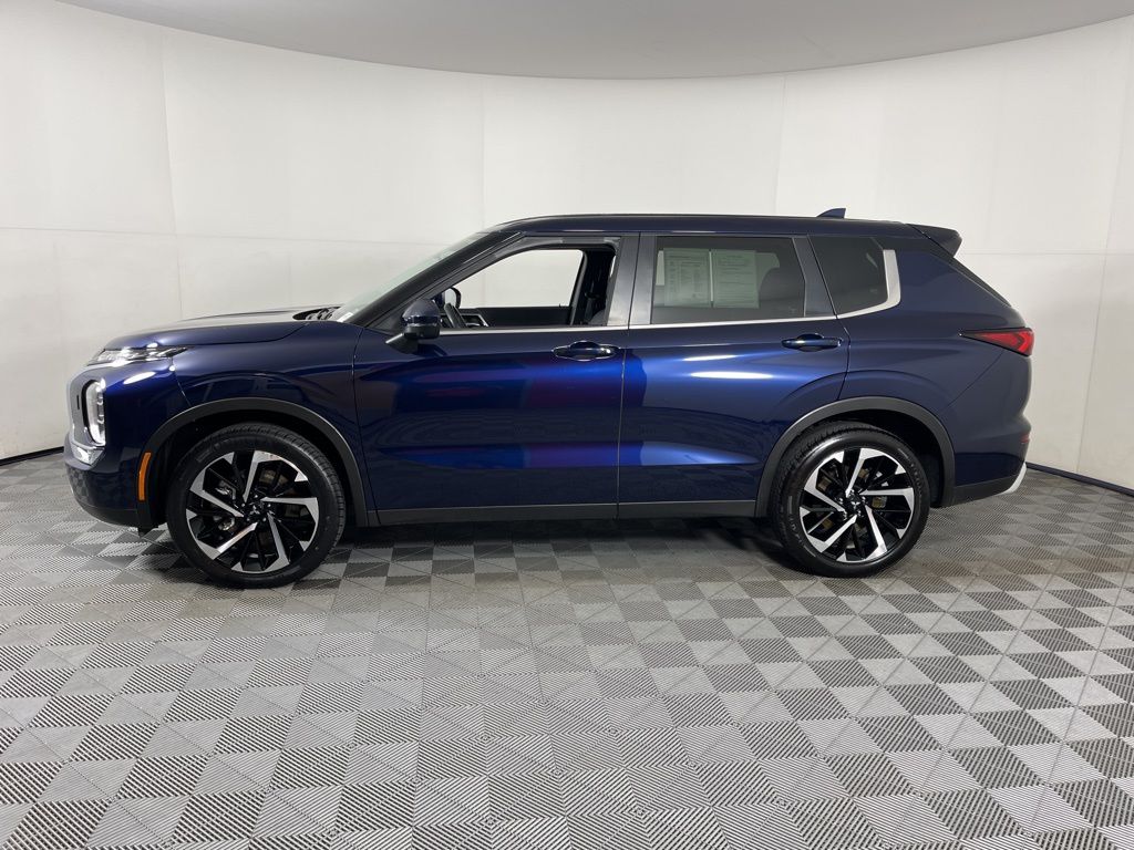 Thumbnail: 2024 Mitsubishi Outlander - 2