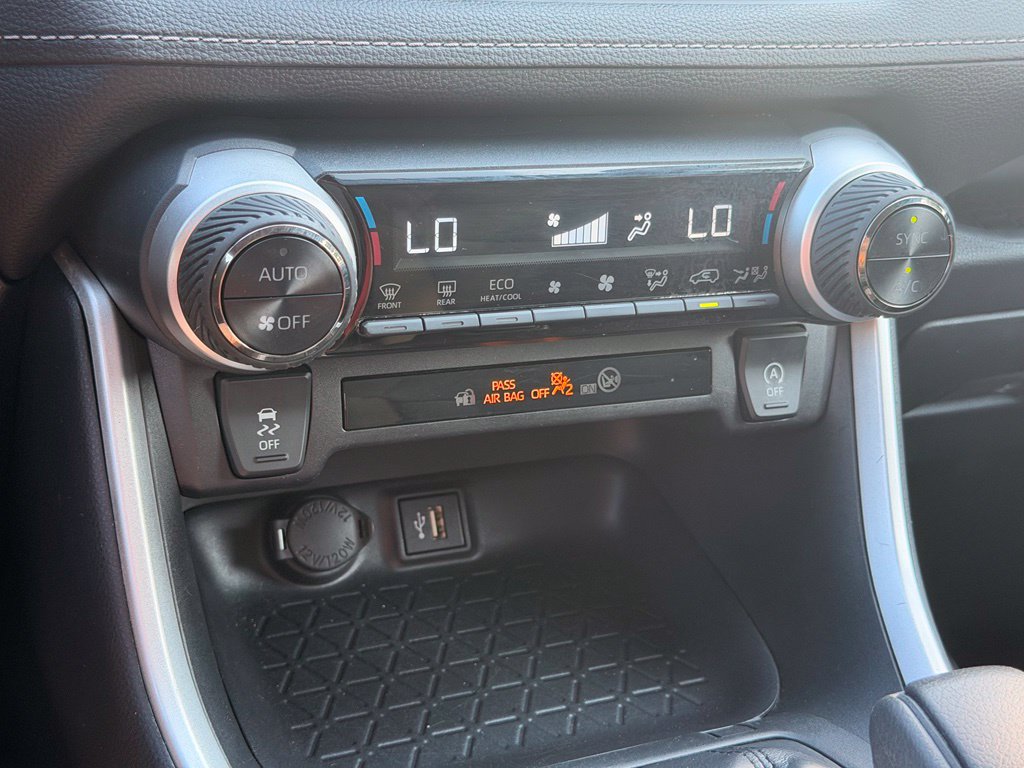 2025 Toyota RAV4 XLE Magnetic Gray Metallic - Jim Hudson Acura - Image 33