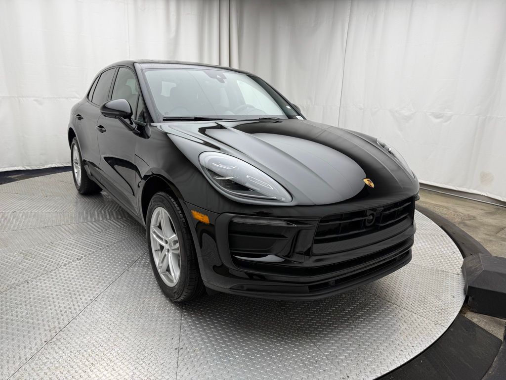 Thumbnail: 2025 Porsche Macan - 7