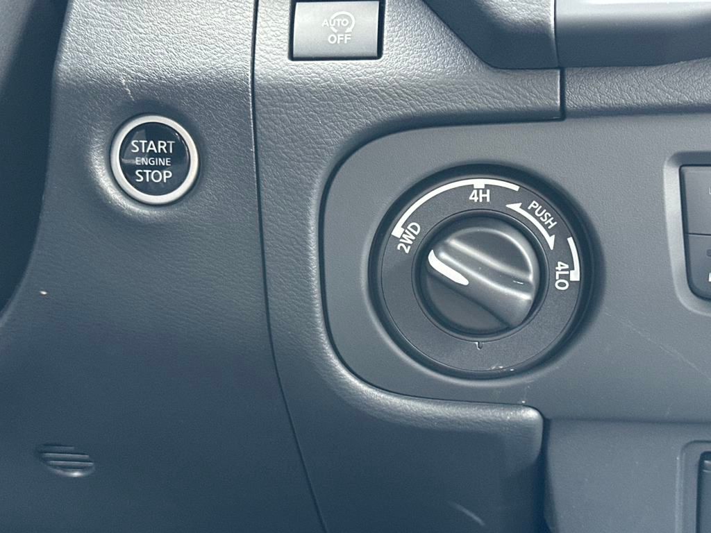 2025 Nissan Frontier SV photo