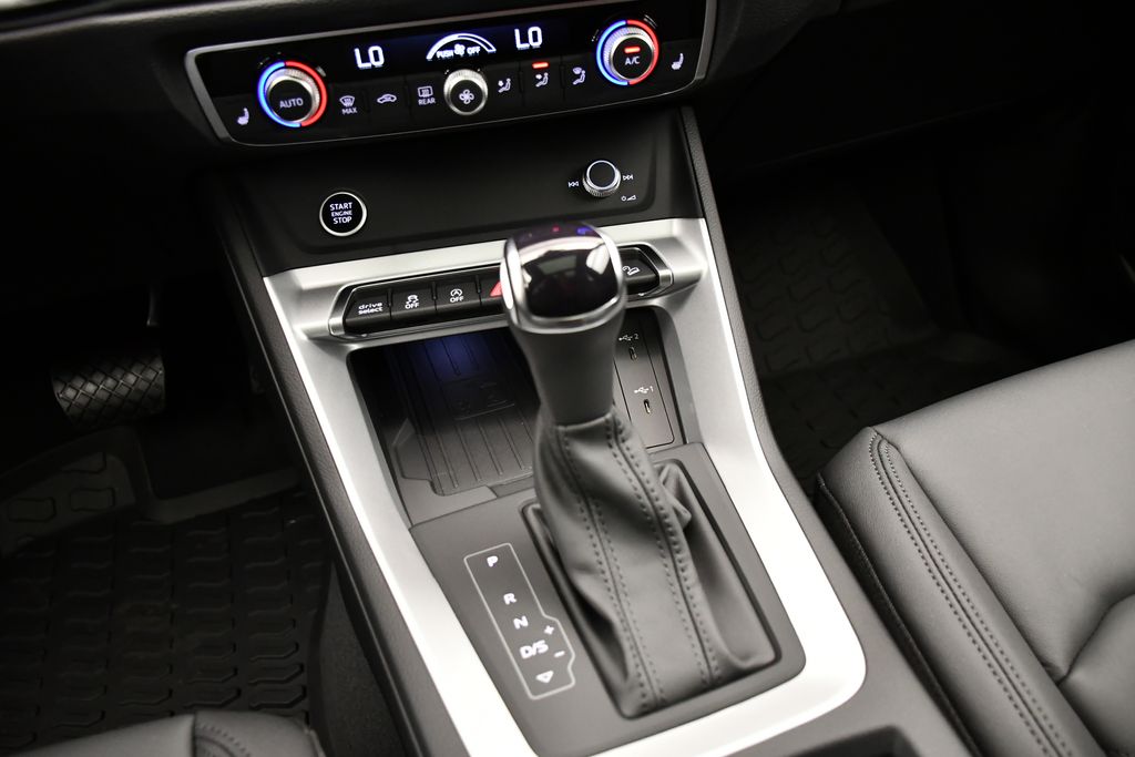 Thumbnail: 2025 Audi Q3 - 29