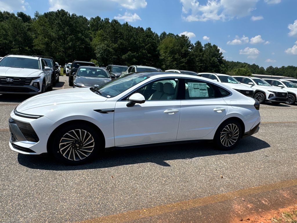 2025 Hyundai Sonata Hybrid Limited photo 2