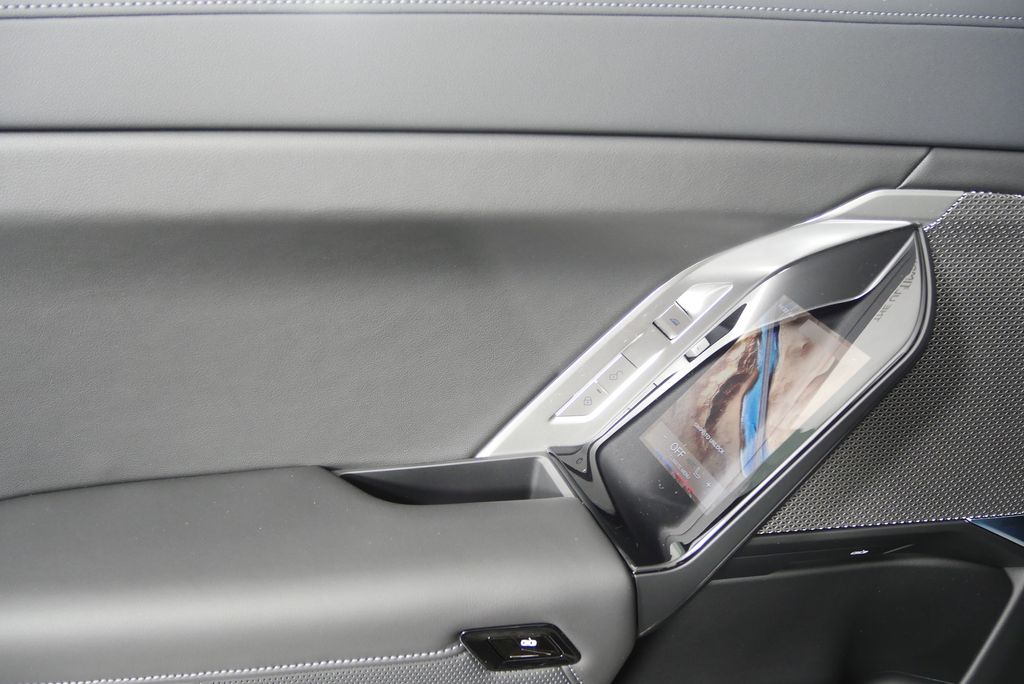 Thumbnail: 2025 BMW 7 Series - 14