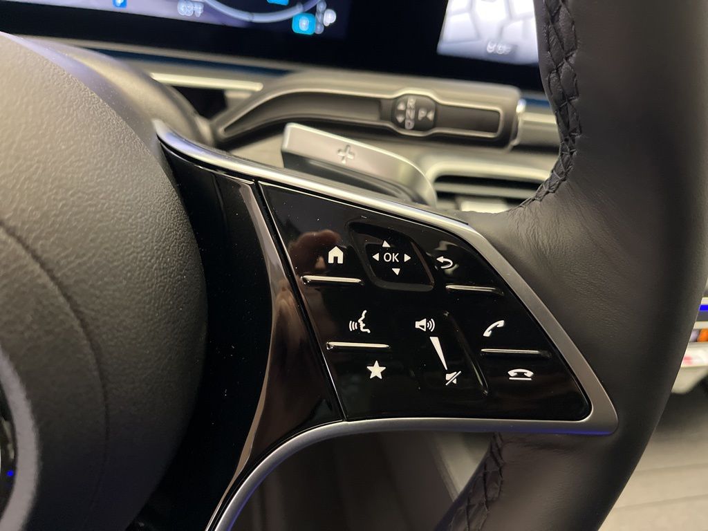 Thumbnail: 2026 Mercedes-Benz GLE - 16