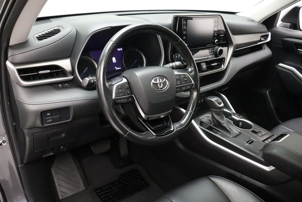 2021 Toyota Highlander XLE 15