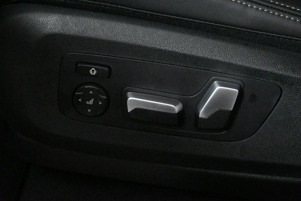 Thumbnail: 2026 BMW X5 - 28