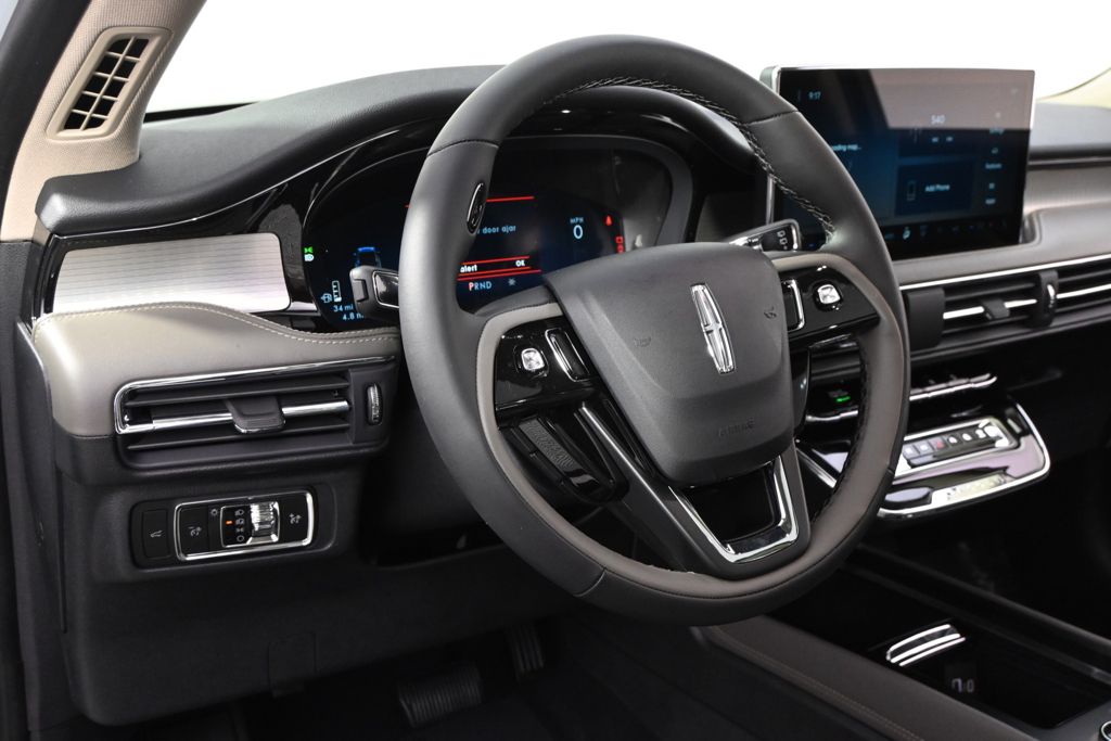 New 2026 White Lincoln Premiere image 11