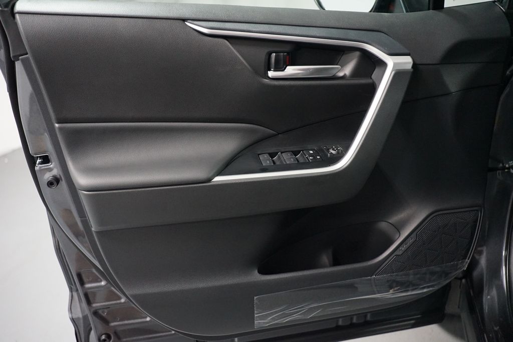 Thumbnail: 2025 Toyota RAV4 - 10