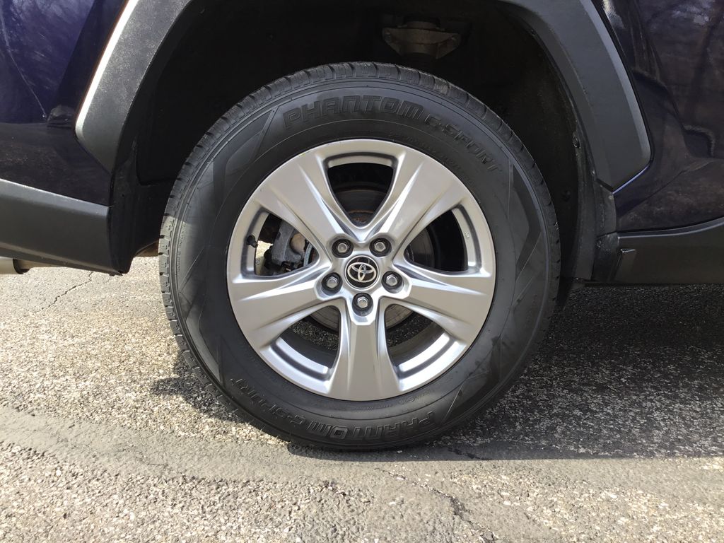 Thumbnail: 2022 Toyota RAV4 - 11