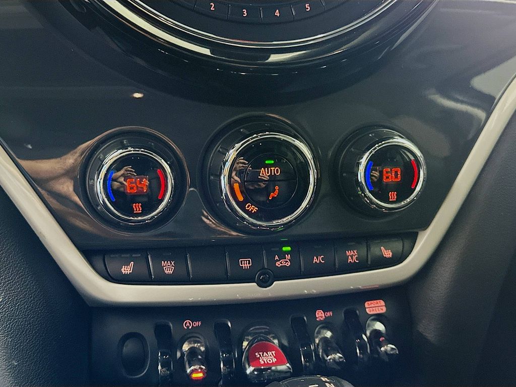 Thumbnail: 2019 MINI Cooper Countryman - 16