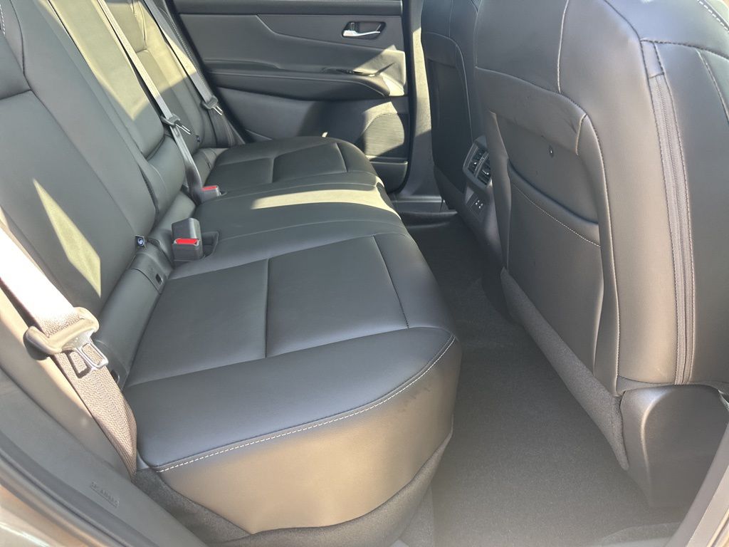 2025 Champagne Silver Metallic Nissan Murano SL AWD SUV