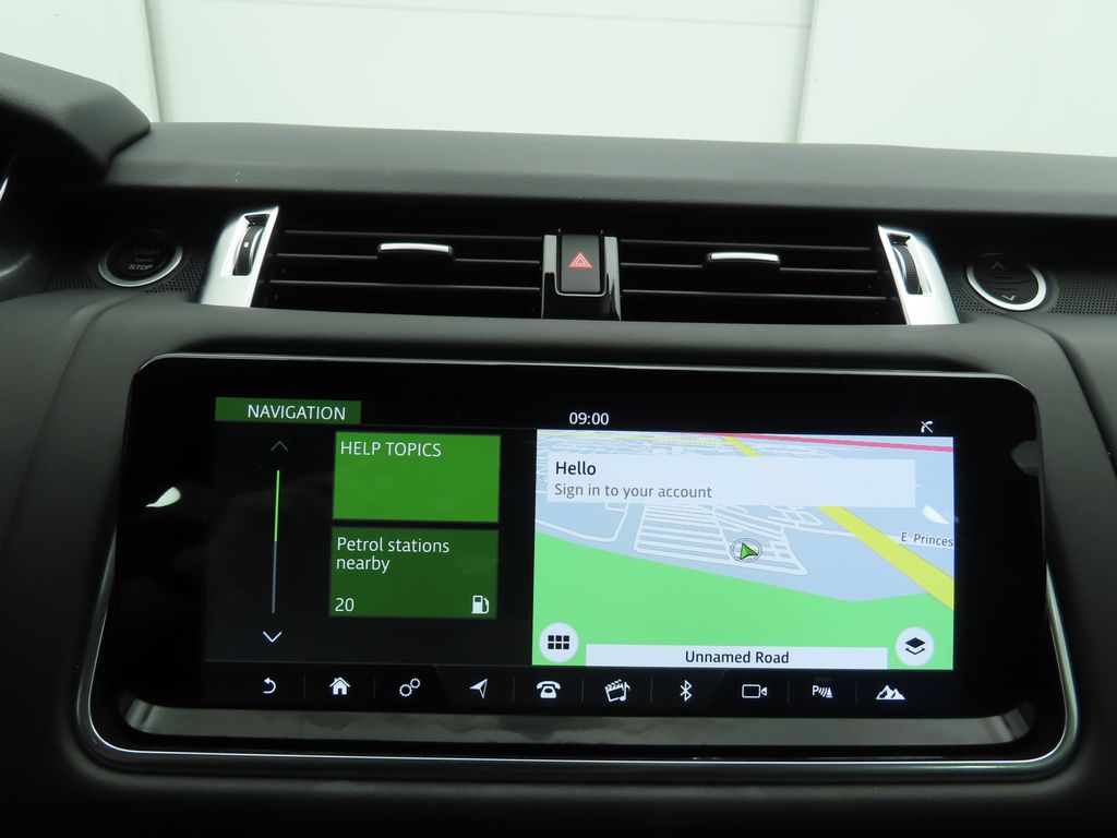 Thumbnail: 2022 Land Rover Range Rover Sport - 15
