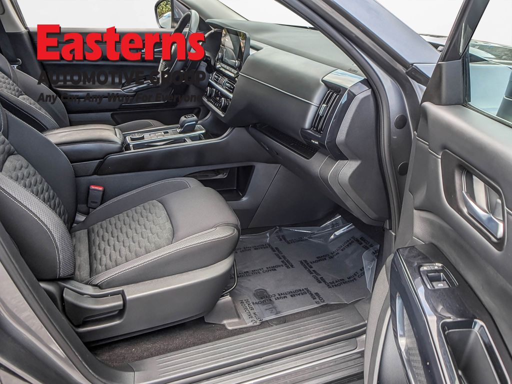 2022 Nissan Pathfinder SV - Photo 15