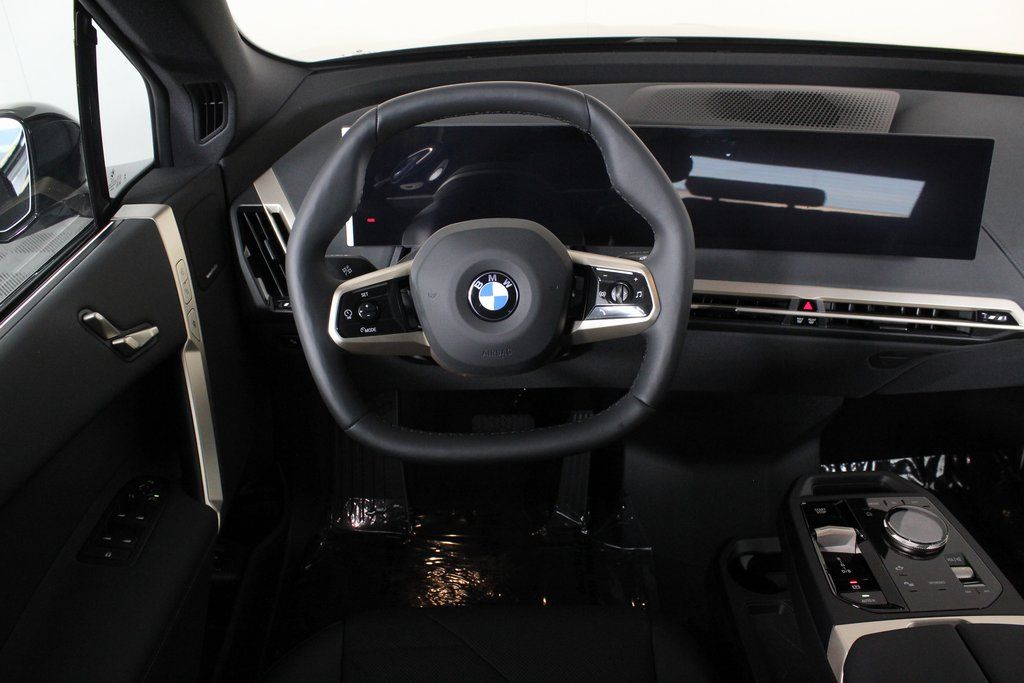 Thumbnail: 2026 BMW iX - 3