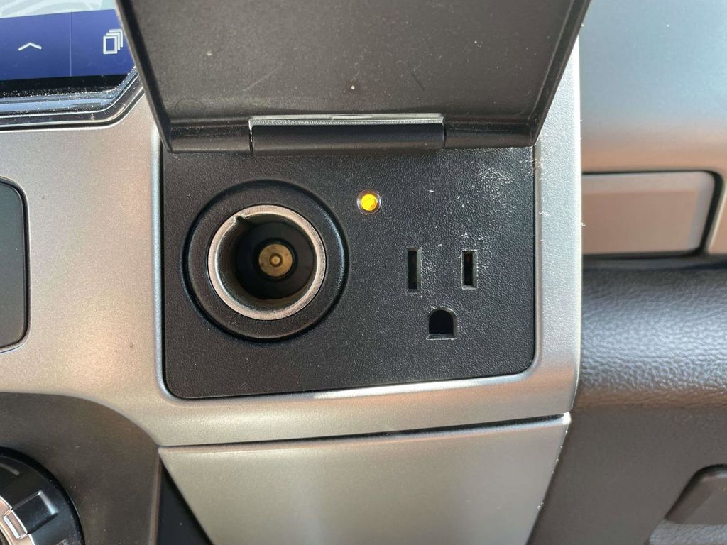 2022 Star White Metallic Tri-Coat Ford Super Duty F-250 SRW King Ranch 4X4 Truck