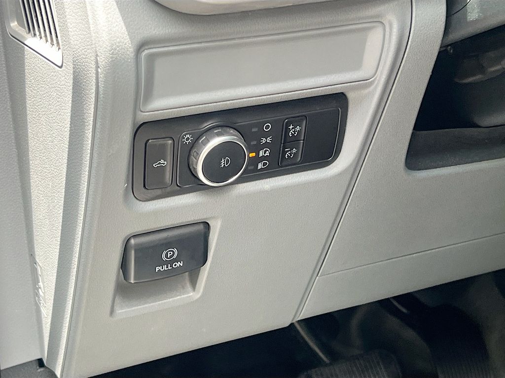 Used 2023 White Ford XL image 10