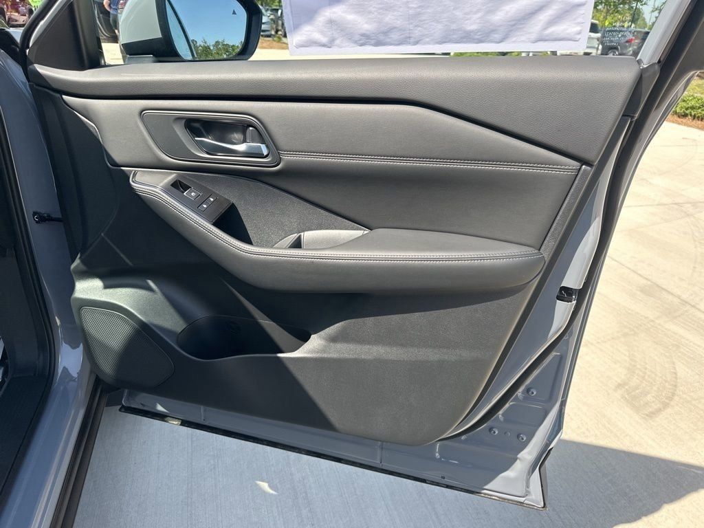 2025 Boulder Gray Pearl Nissan Rogue SL FWD SUV
