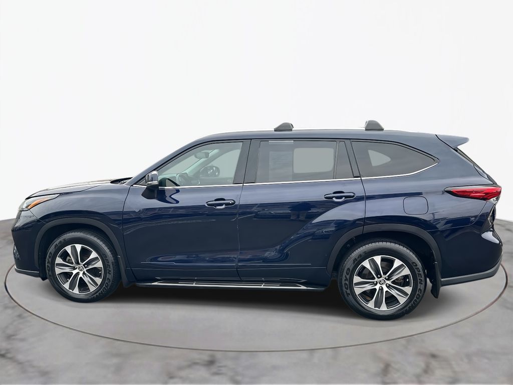 Thumbnail: 2021 Toyota Highlander - 12