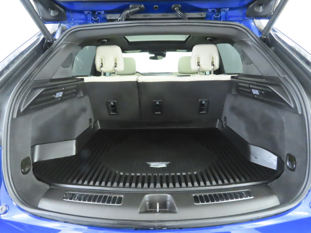 Thumbnail: 2021 Cadillac XT4 - 28