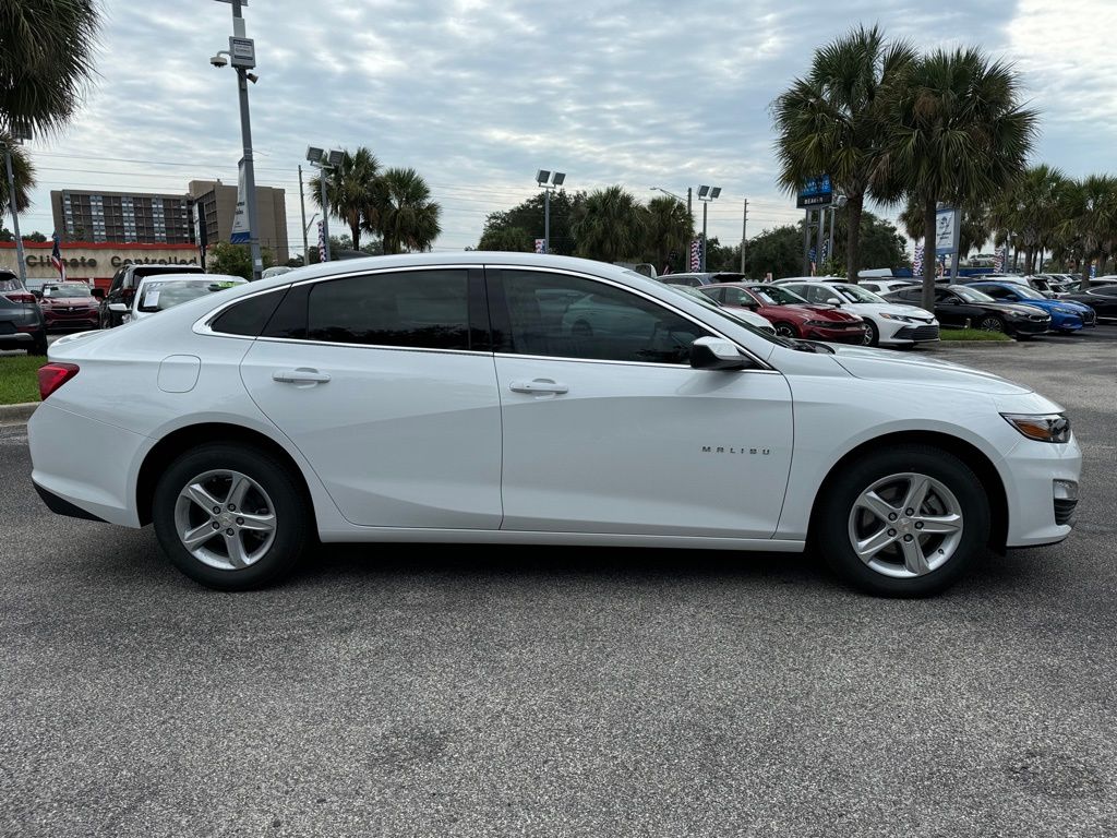 2024 Chevrolet Malibu LS 9