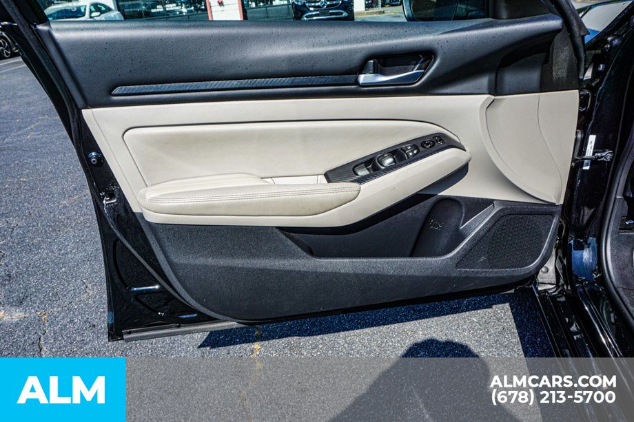 Used 2025 Black Nissan 2.5 SV image 43