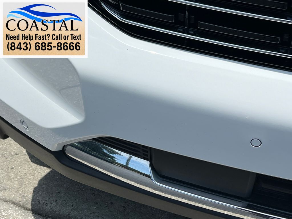 2023 Chevrolet Suburban LT White at Bob King Buick GMC