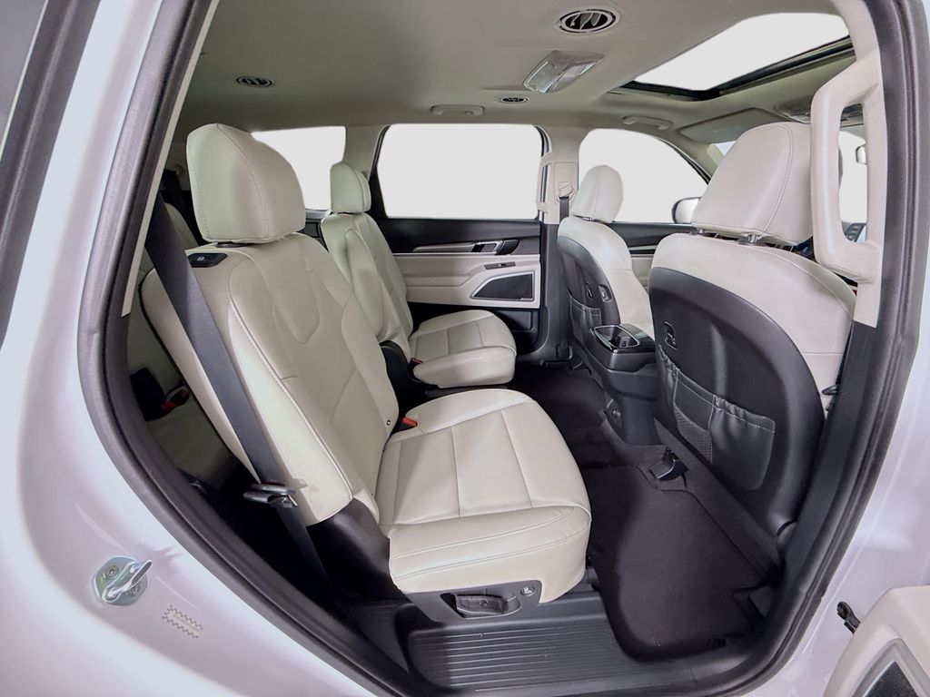 Thumbnail: 2021 Kia Telluride - 22