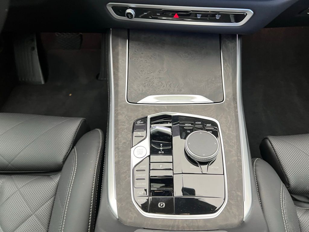 Thumbnail: 2025 BMW X5 - 11