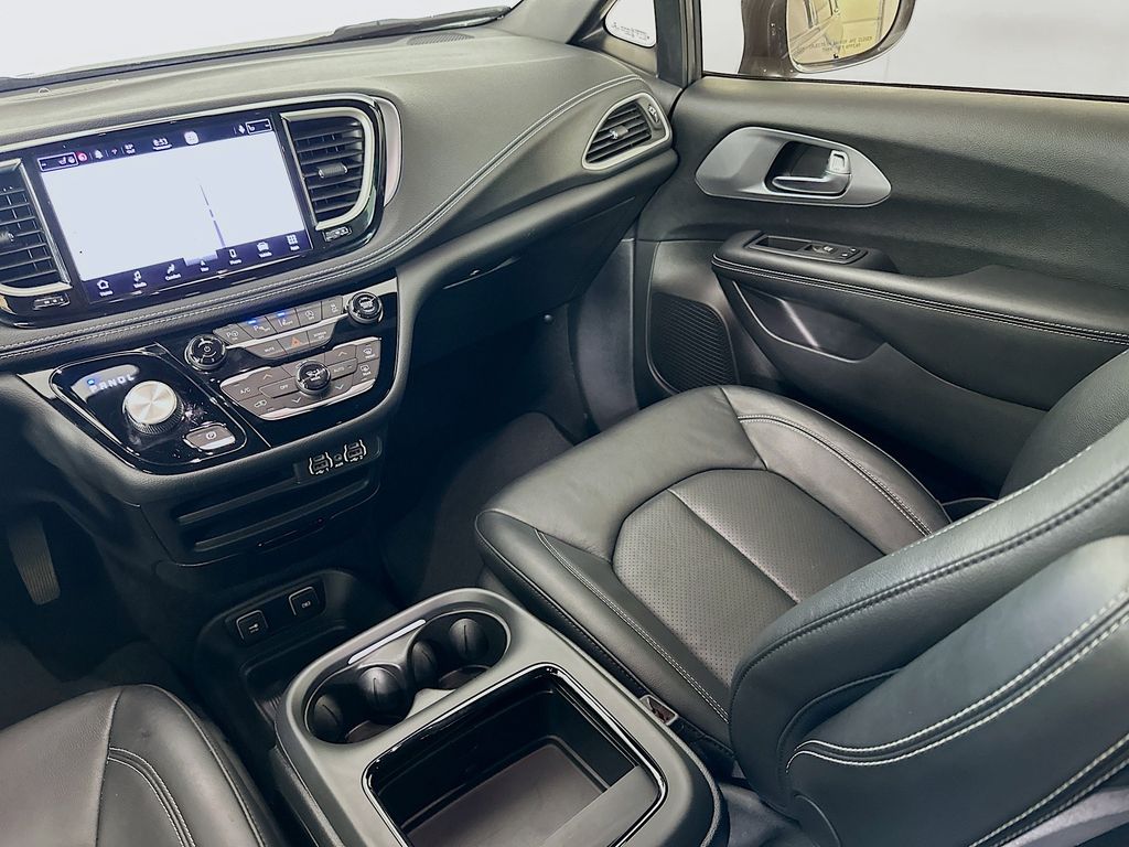 2021 Chrysler Pacifica Touring L 23